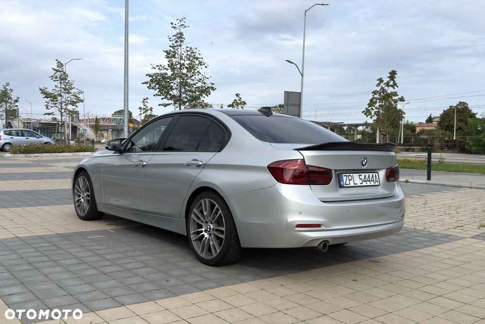 BMW Seria 3 318d Sport Line - 6