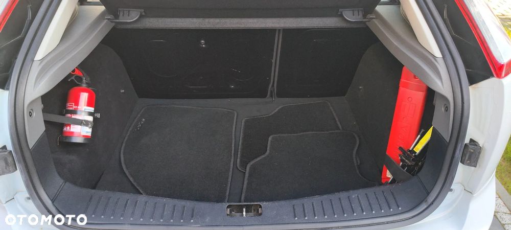 Ford Focus 1.6 Amber X - 16