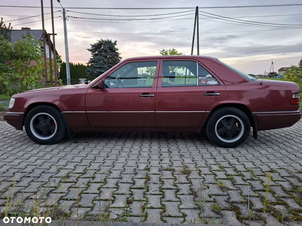 Mercedes-Benz Klasa E 200 D - 4
