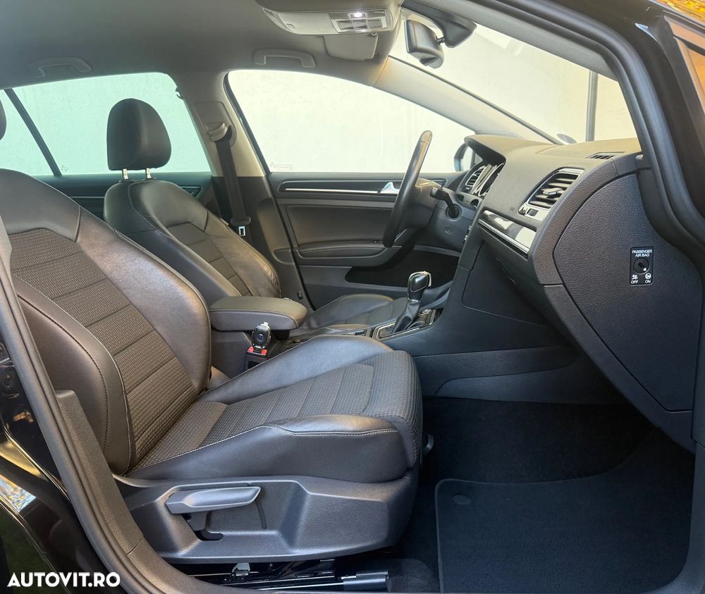 Volkswagen Golf - 12