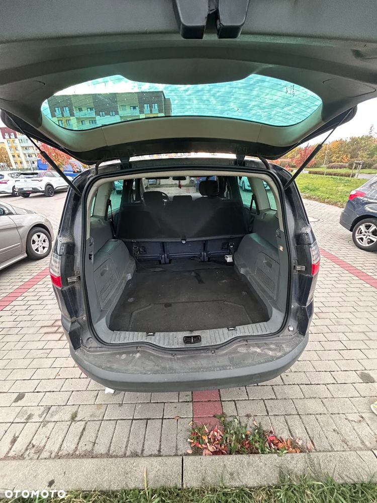 Ford S-Max - 12