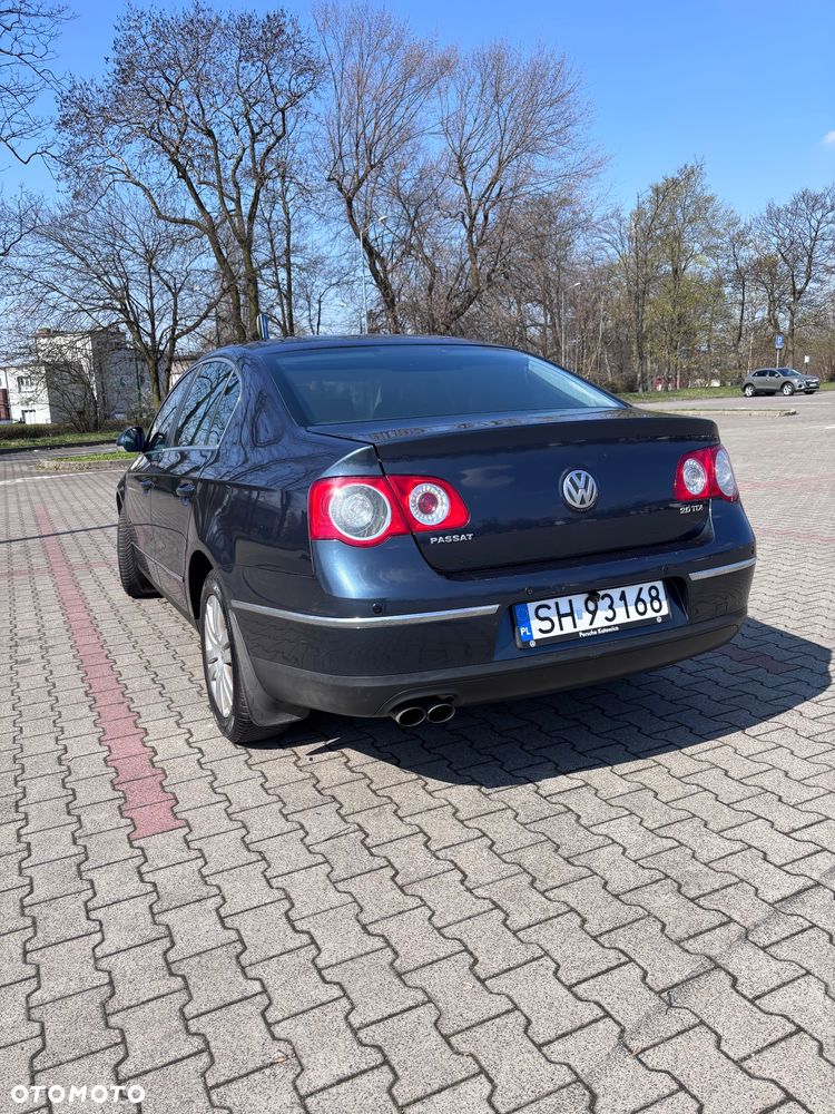 Volkswagen Passat 2.0 TDI DPF Highline - 9