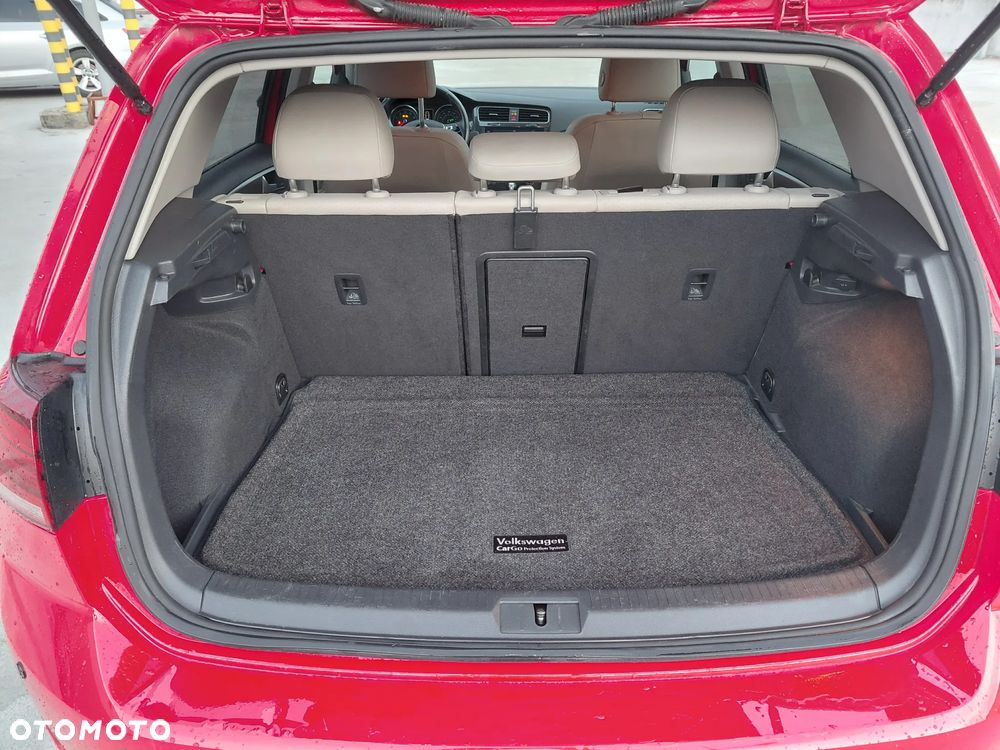 Volkswagen Golf - 22