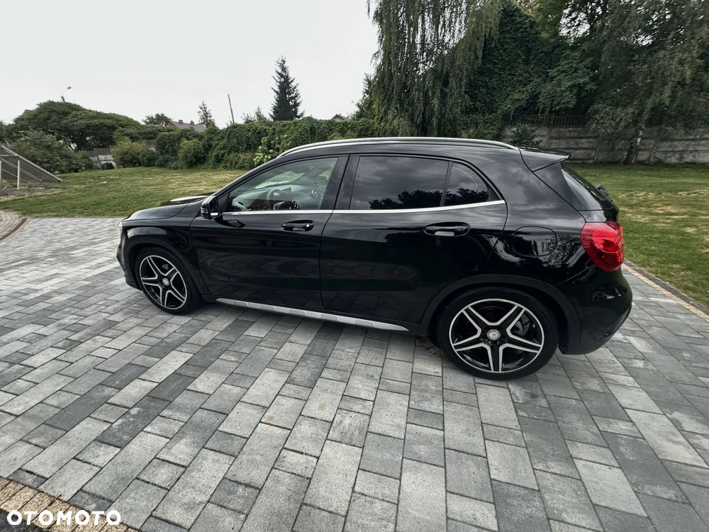 Mercedes-Benz GLA 200 AMG Line - 23