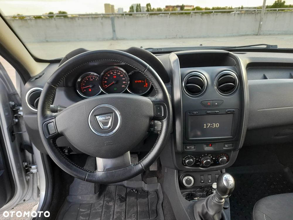 Dacia Duster 1.2 TCe Celebration 4x4 S&S EU6 - 11