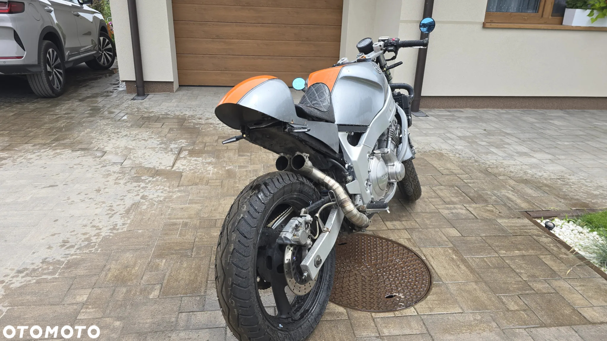 Yamaha FZR - 2
