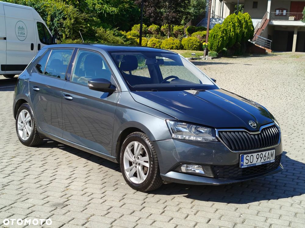 Skoda RAPID 1.2 Ambition Max - 12