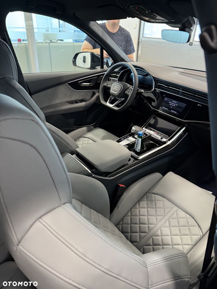 Audi Q7 2025 photo 3