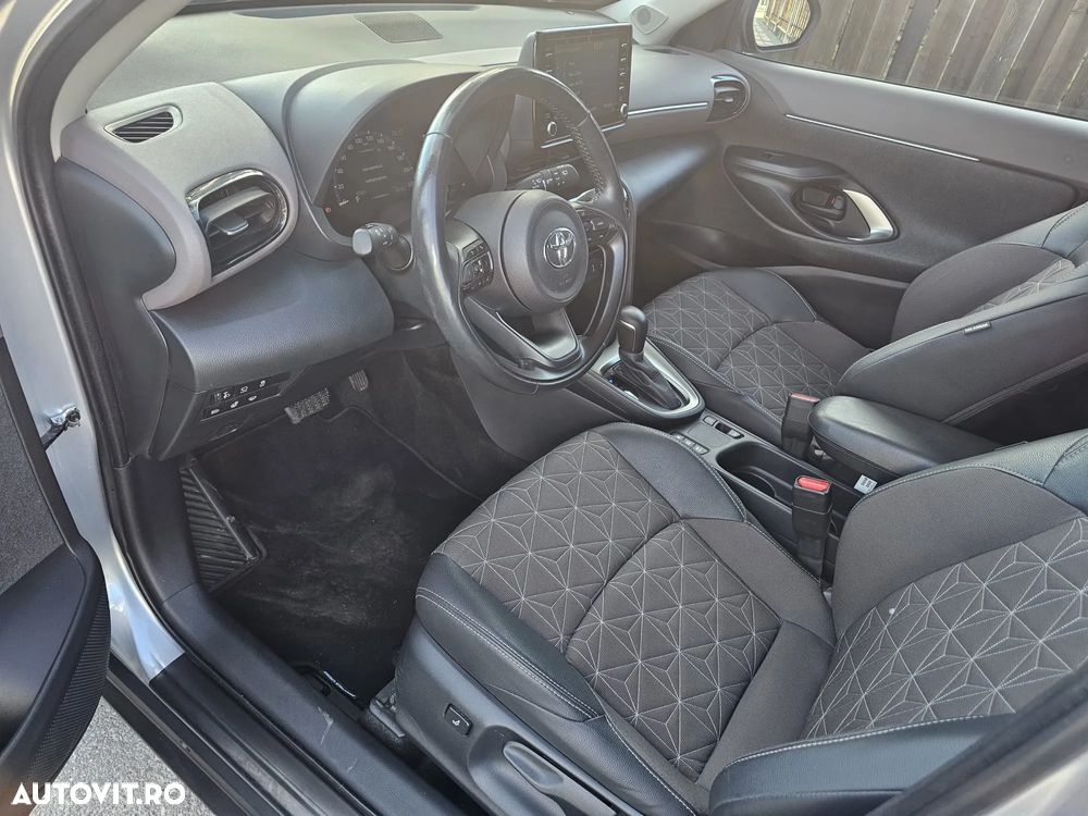 Toyota Yaris 1.5 VVT-i HSD Active - 5