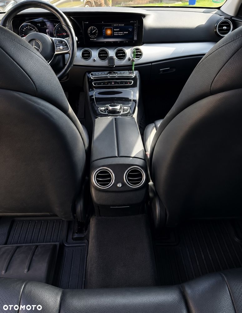 Mercedes-Benz Klasa E 200 d 9G-TRONIC - 8