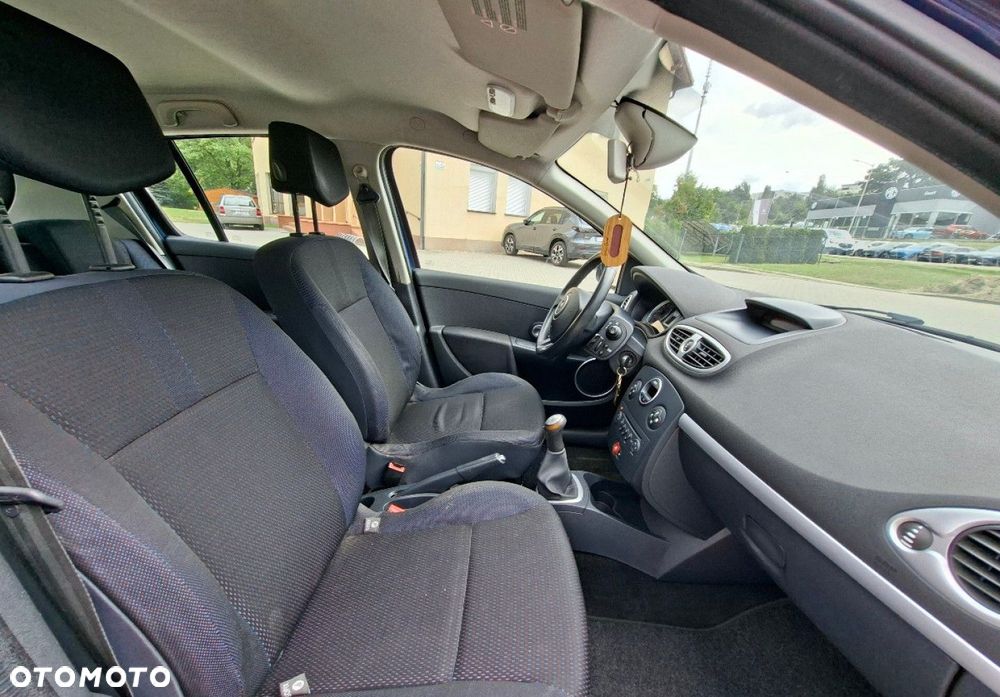 Renault Clio - 12