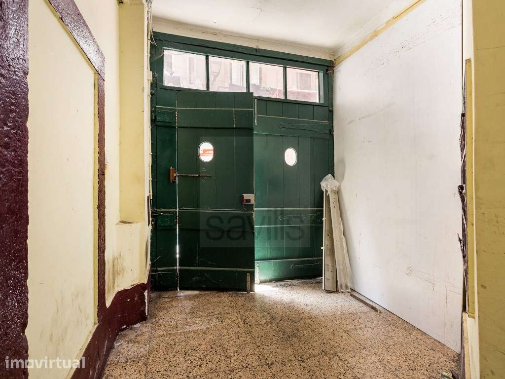 Prédio pombalino no Bairro Alto, no centro de Lisboa - Grande imagem: 3/23