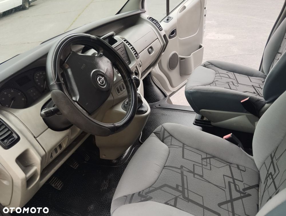 Opel Vivaro - 17