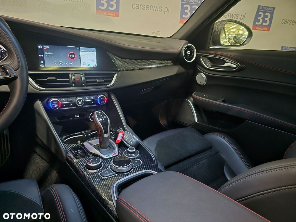 Alfa Romeo Giulia 2.0 Turbo 16V AT8-Q4 Estrema - 19