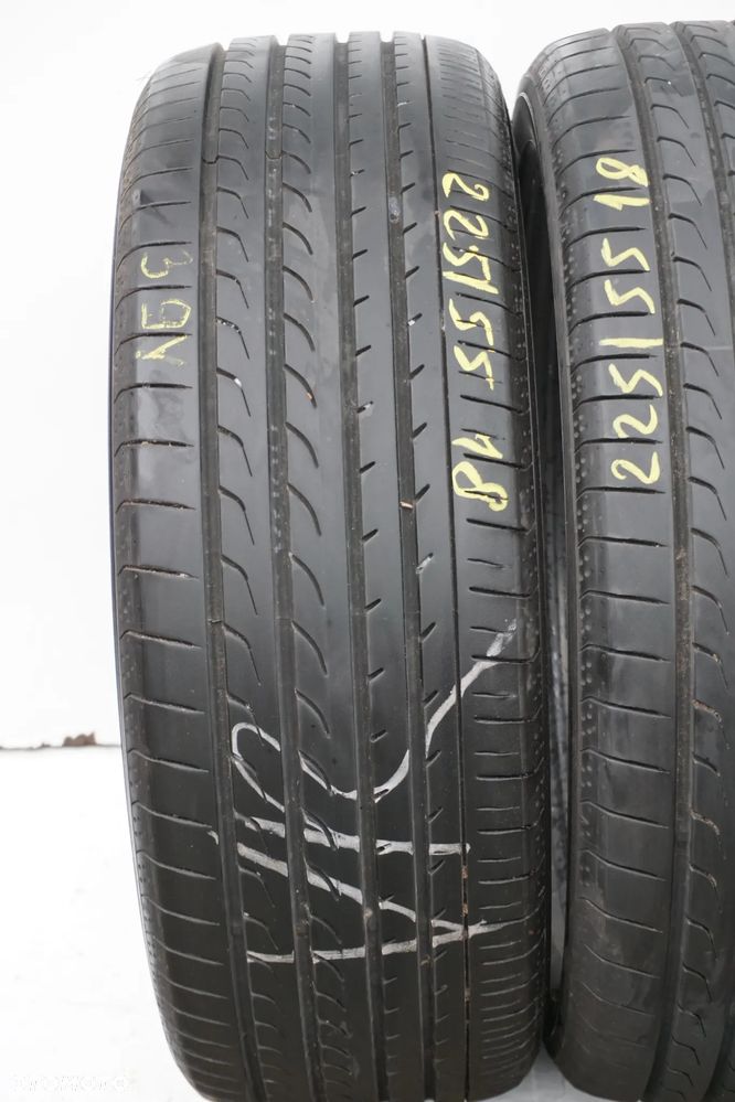 225 55 18 Yokohama Bluearth RV-02 - 2