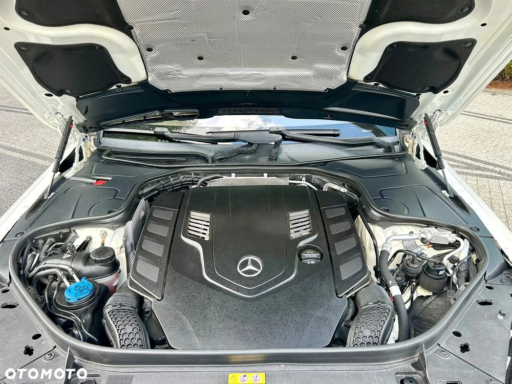 Mercedes-Benz Klasa S 560 4-Matic L 9G-TRONIC - 31