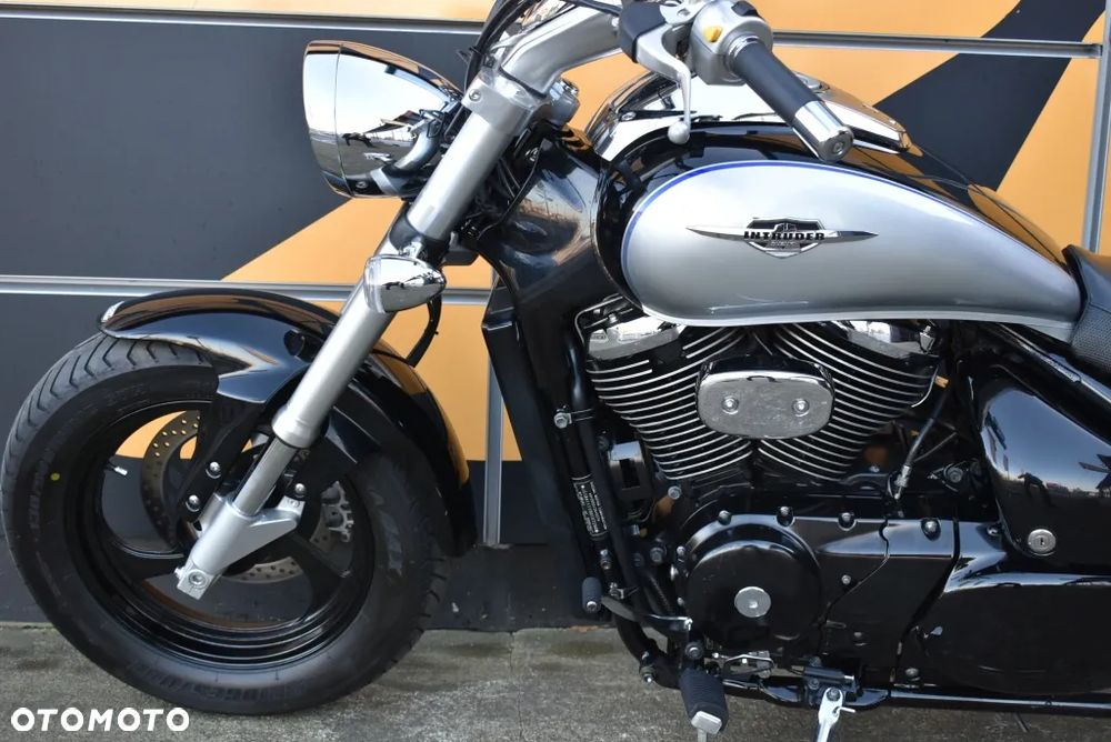 Suzuki Intruder - 10