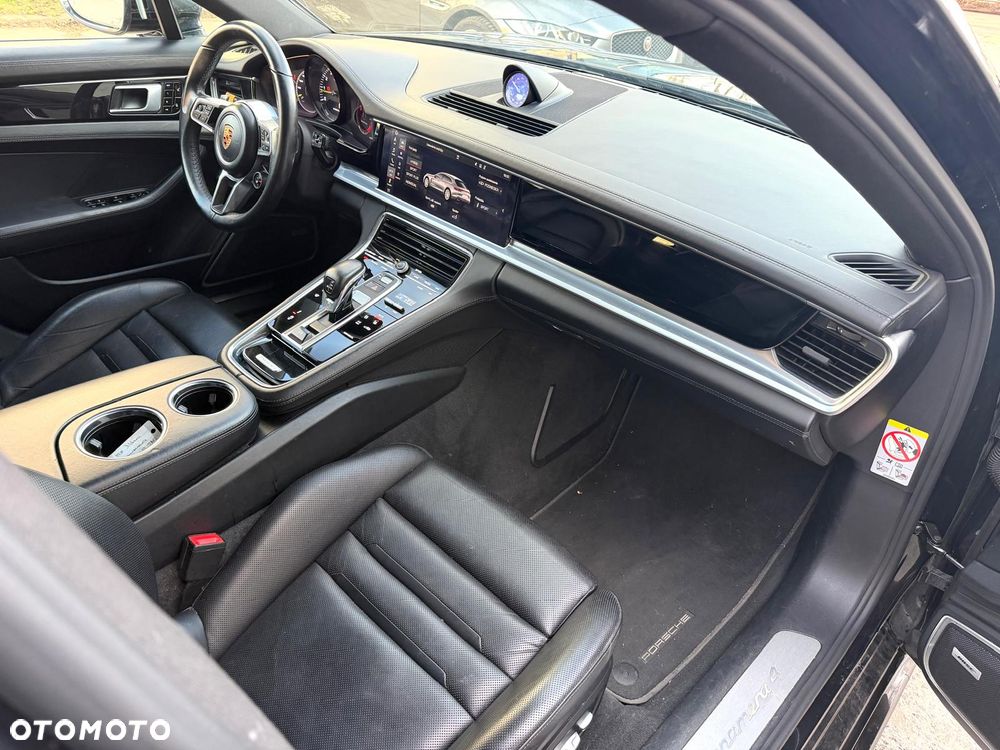 Porsche Panamera 4 E-Hybrid Executive - 11