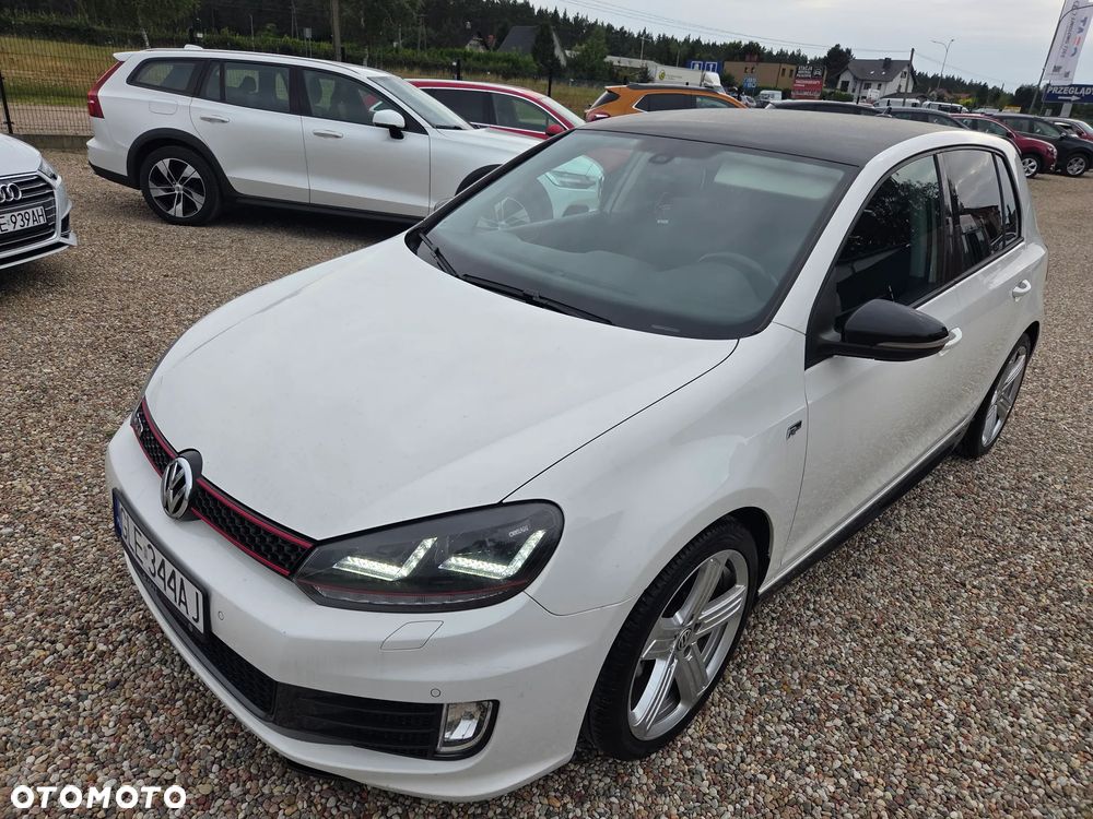 Volkswagen Golf - 10