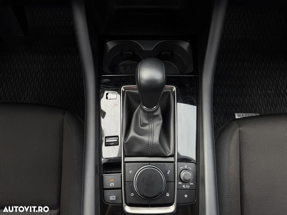 Mazda 3 e-Skyactiv G140 AT MHEV Center-Line - 10
