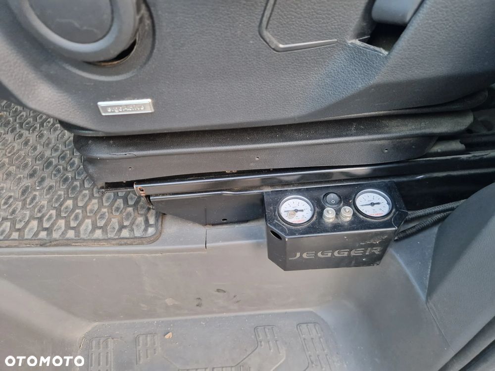 Volkswagen CRAFTER - 9