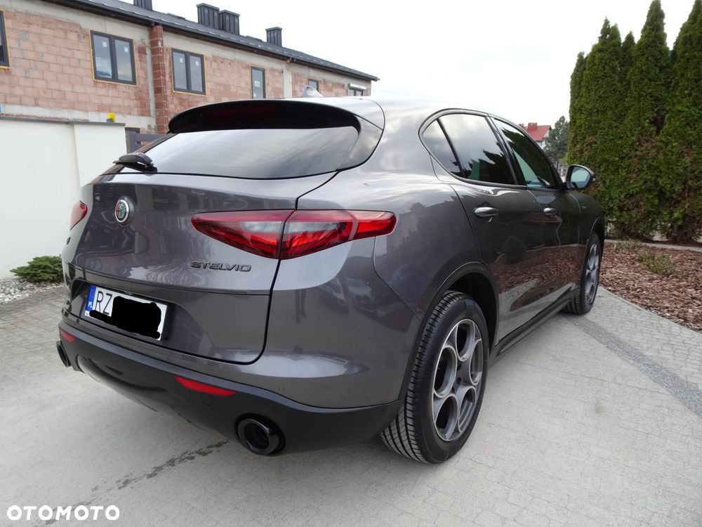 Alfa Romeo Stelvio 2.0 Turbo Sprint Q4 - 6