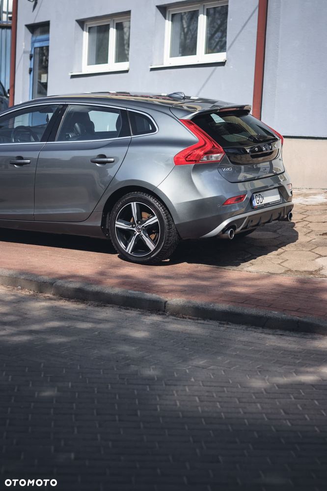 Volvo V40 T3 Drive-E R-Design Momentum - 3