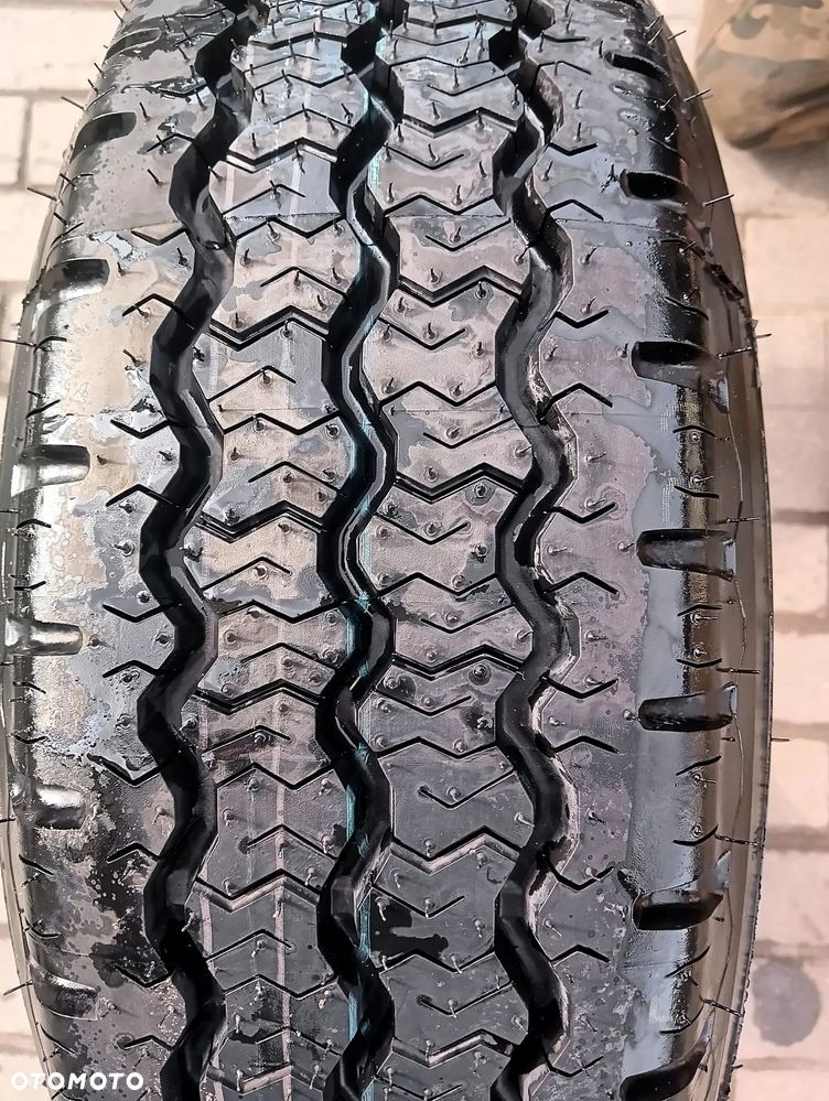 Opona Dunlop SP LT8 195 70 R15C NOWA - 1