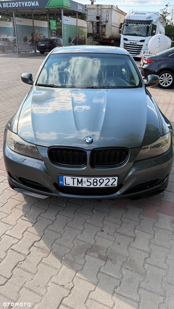 BMW Seria 3 318i - 3