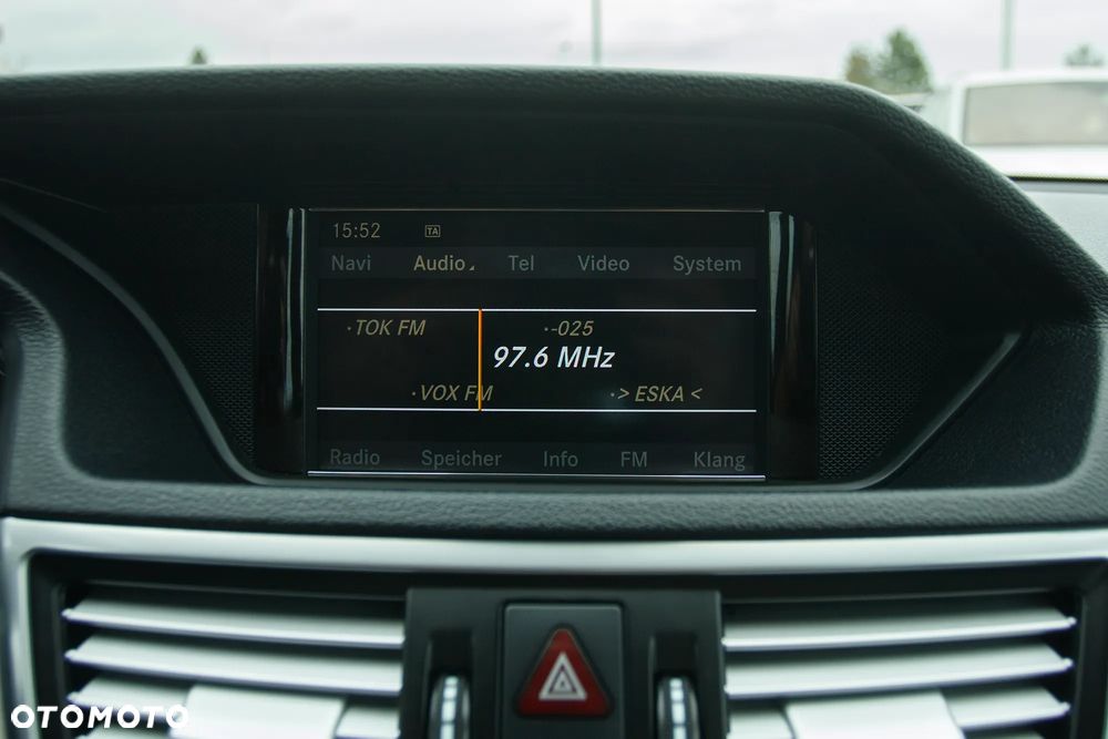 Mercedes-Benz Klasa E 350 CGI BlueEFFICIENCY 7G-TRONIC Avantgarde - 31