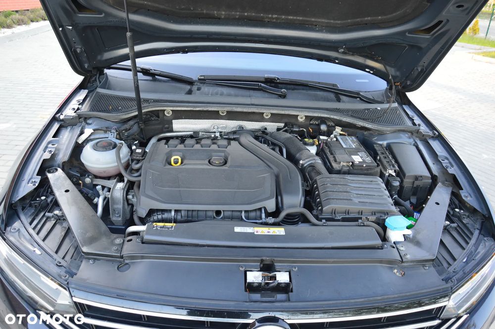 Volkswagen Passat - 32