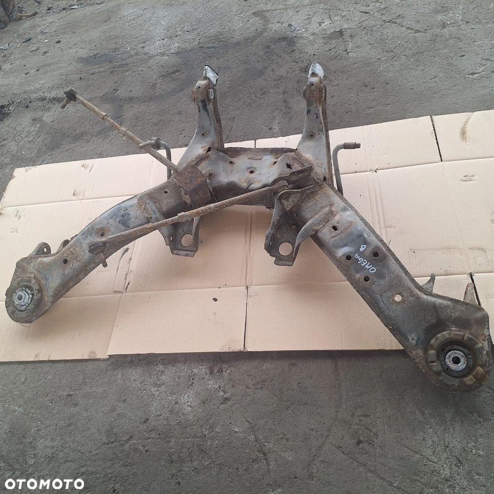 SANKI WOZEK BELKA ZAWIESZENIA TYL OMEGA B - 4