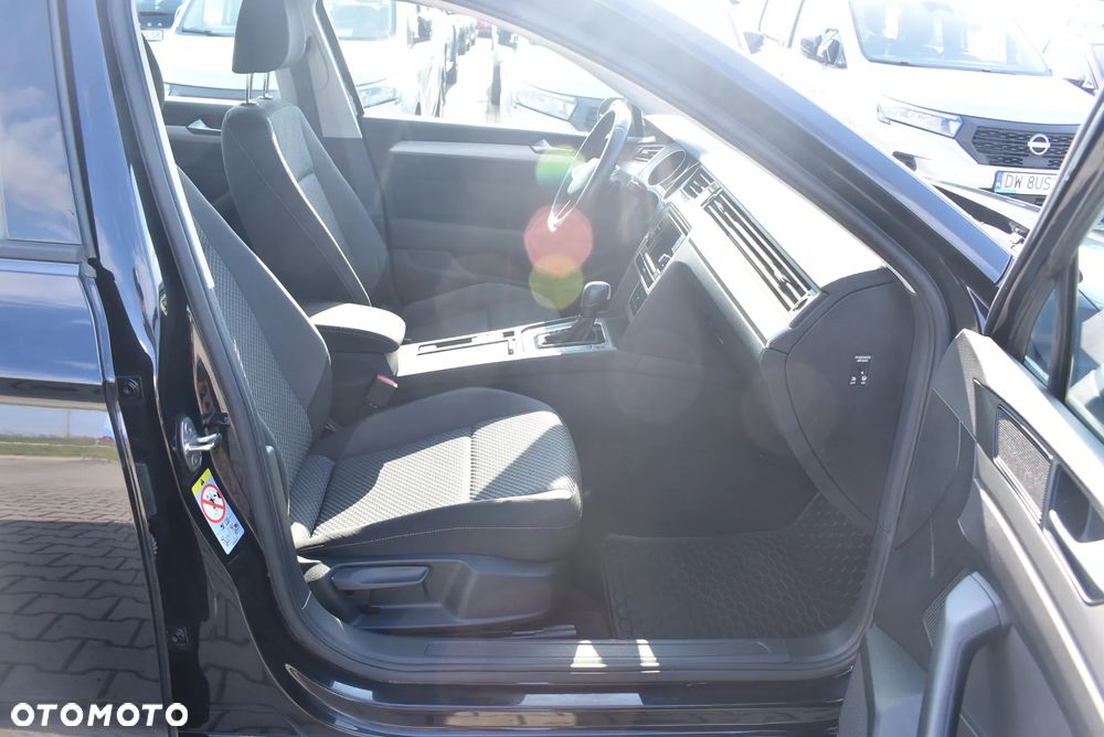 Volkswagen Passat 2.0 TDI EVO Essence DSG - 17