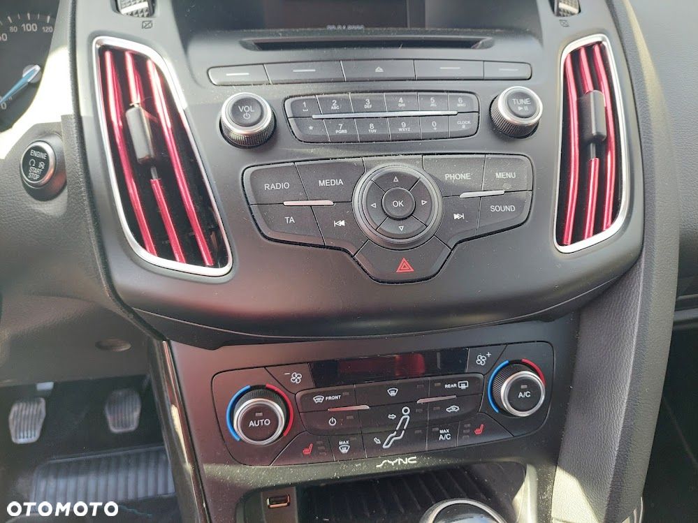 Ford Focus 1.5 EcoBoost STart-Stopp-System TITANIUM - 12