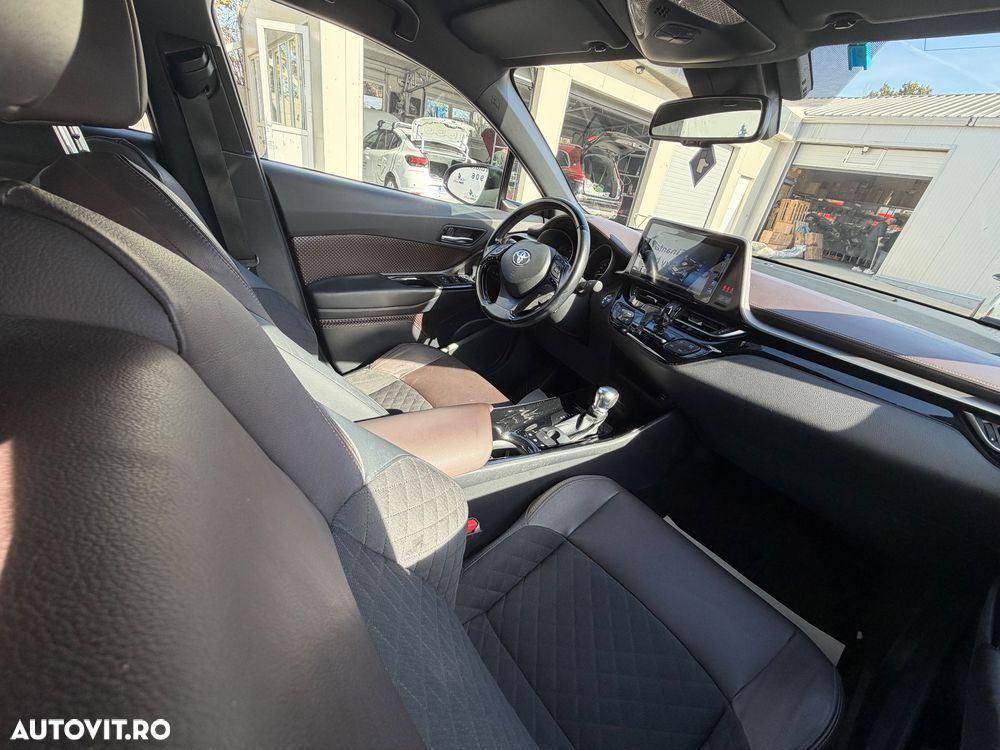 Toyota C-HR Hybrid Lounge - 17