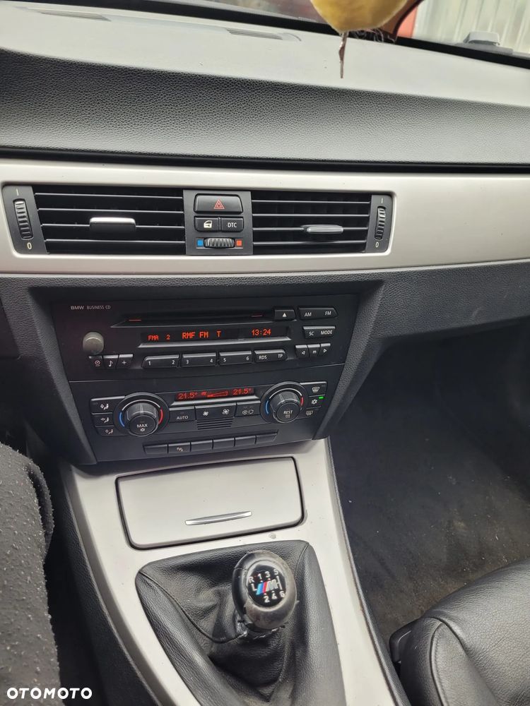 BMW Seria 3 318d - 12