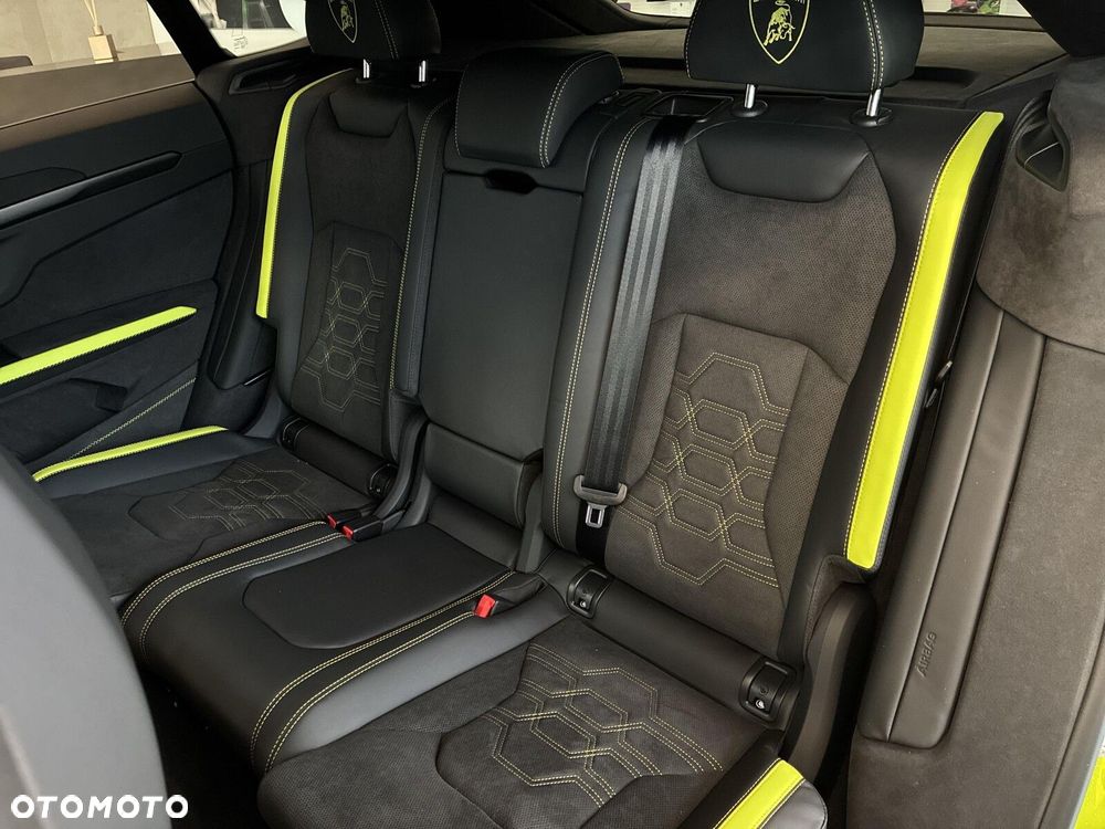 Lamborghini Urus - 18