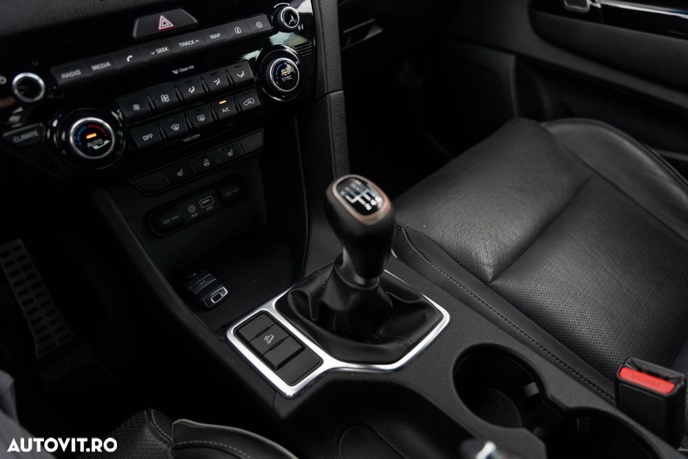 Kia Sportage 1.6 T-GDI 2WD SPIRIT - 19