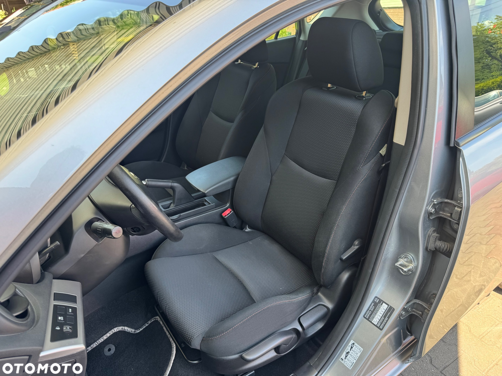 Mazda 3 1.6 Exclusive + - 26