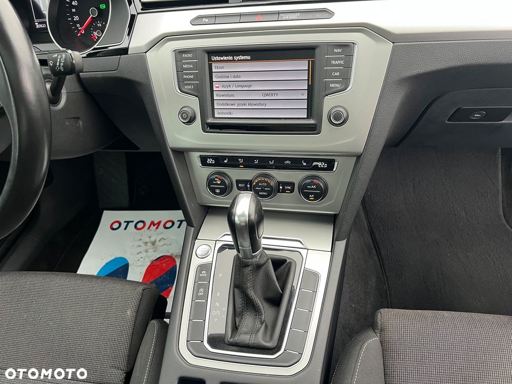 Volkswagen Passat - 11