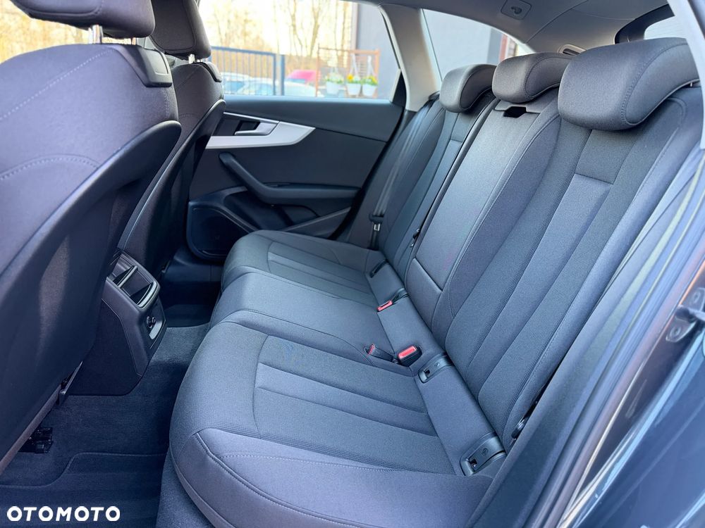 Audi A4 Avant 30 TDI S tronic advanced - 23