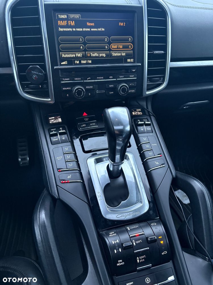 Porsche Cayenne Platinum Edition - 4