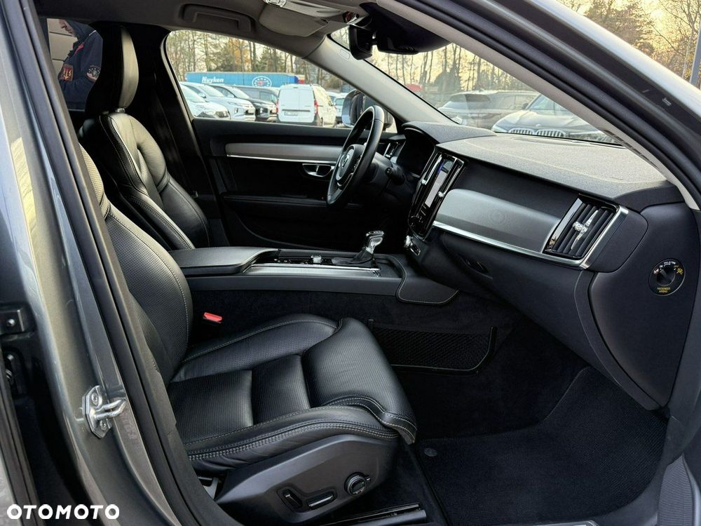 Volvo V90 Cross Country D5 SCR AWD Pro - 23