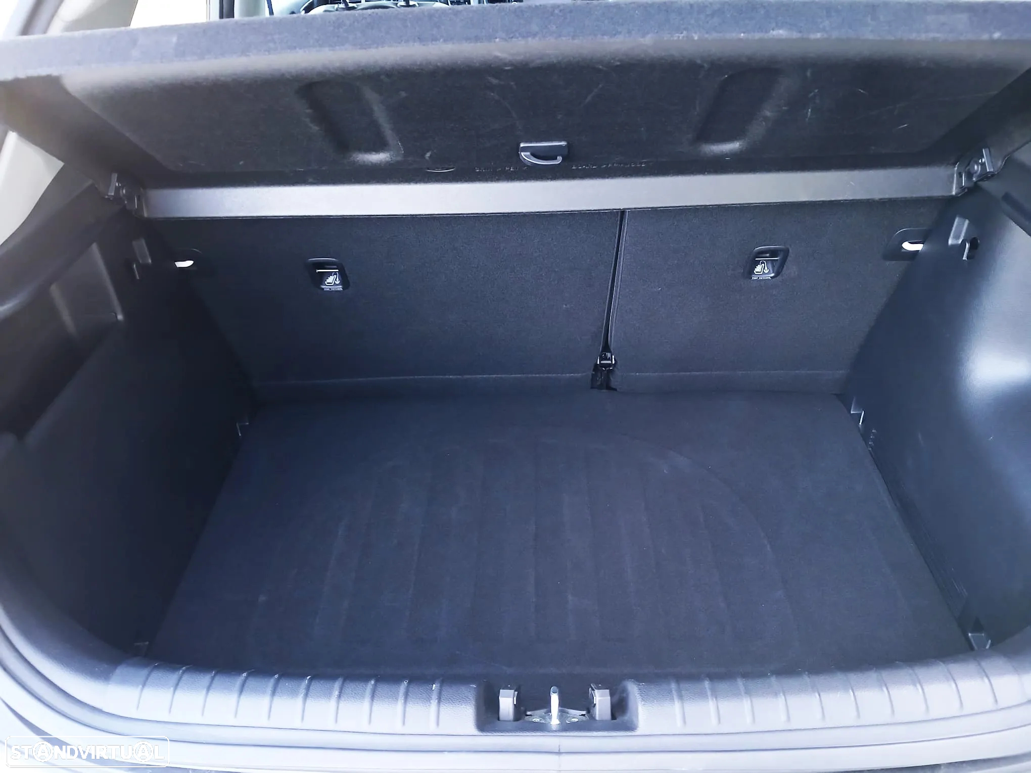 Kia Stonic 1.6 CRDi TX - 29