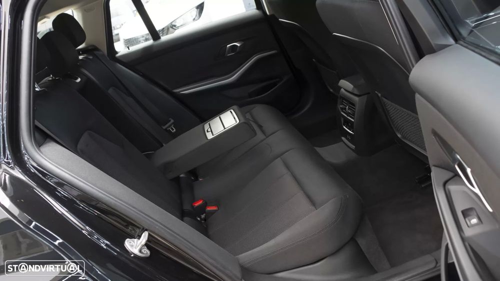 BMW 318 d Auto - 13