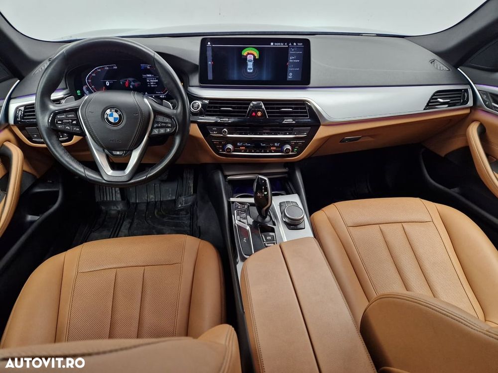 BMW Seria 5 520d xDrive AT - 9