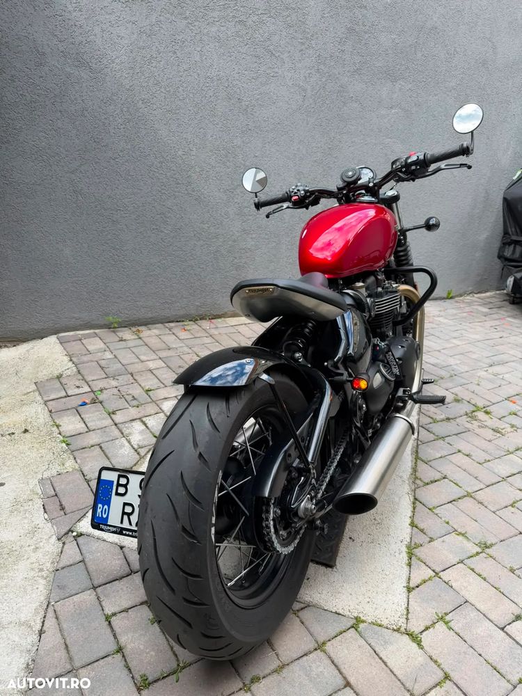 Triumph Bonneville Bobber - 4