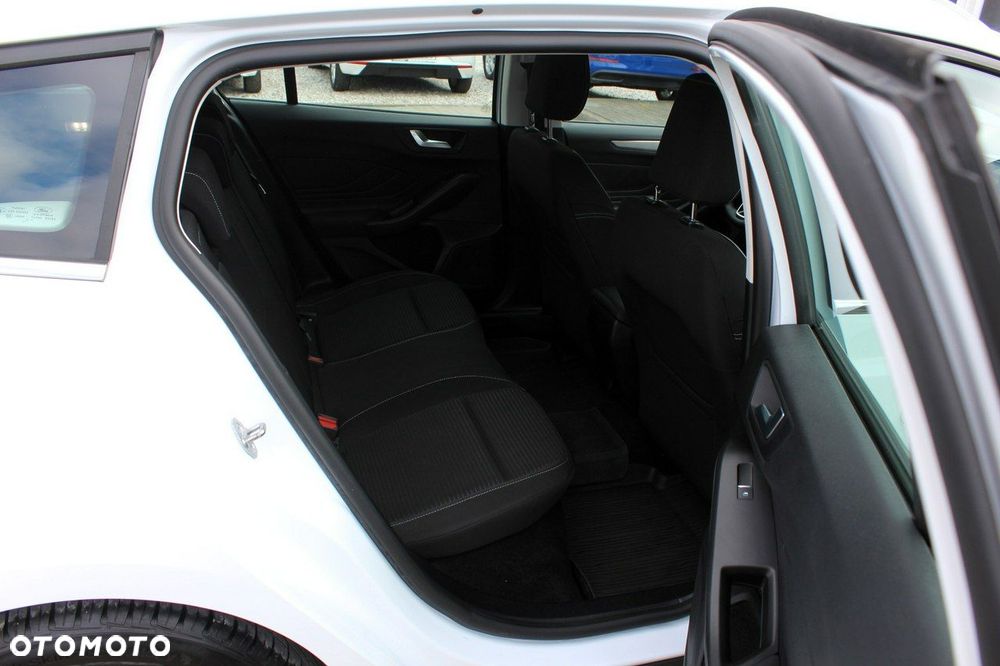 Ford Focus 1.0 EcoBoost Titanium - 13