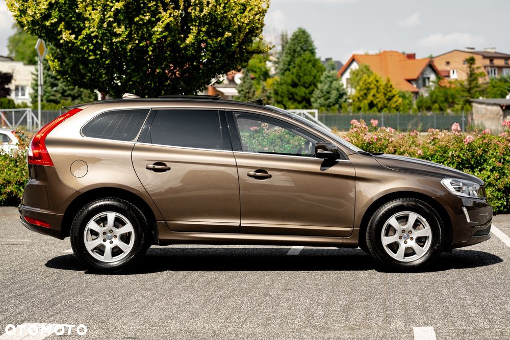 Volvo XC 60 D3 Drive-E Momentum - 16