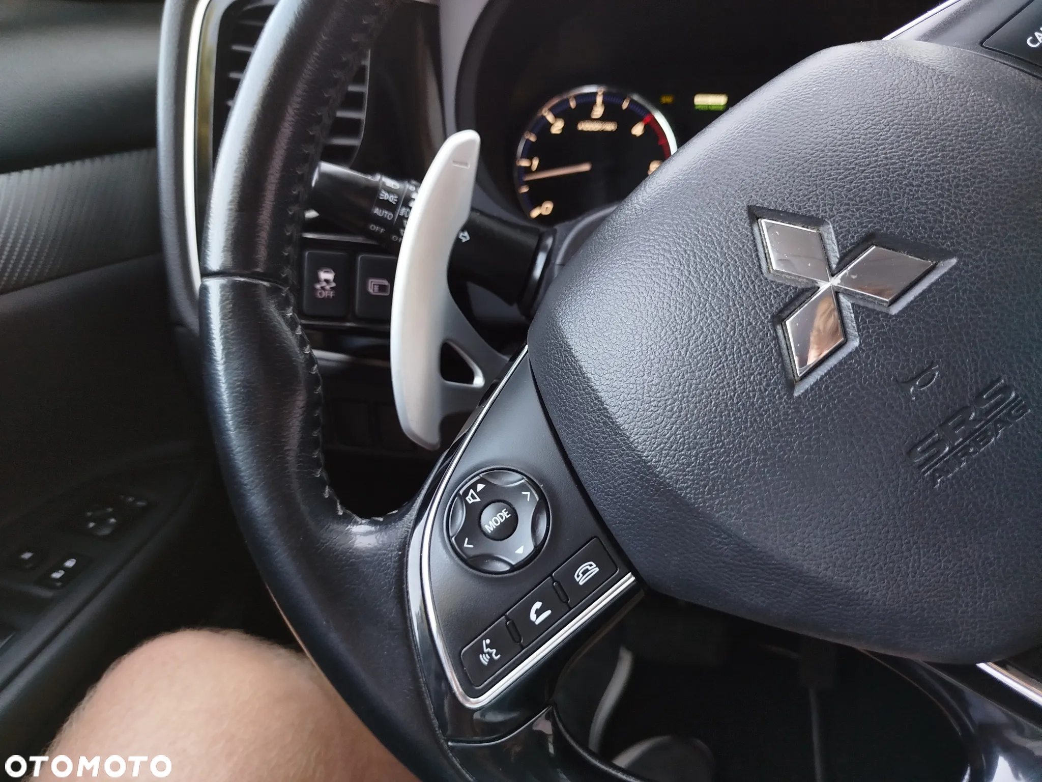 Mitsubishi Outlander 2.2 DI-D 4WD Automatik Diamant Edition - 14